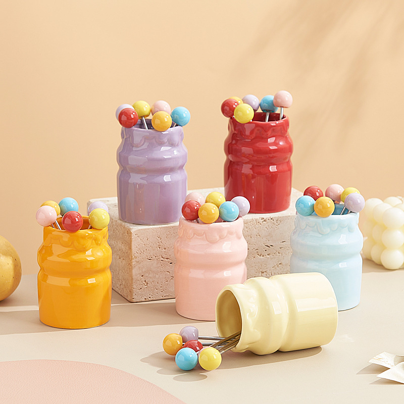 Set ceramic: sticlă de lapte, furci pentru fructe și furculițe de desert, borcan de depozitare, culoare sub glazură la temperaturi înalte, pentru ceaiul de după-amiază