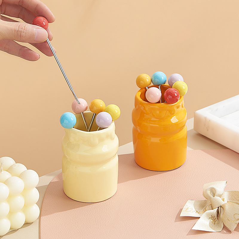 Set ceramic: sticlă de lapte, furci pentru fructe și furculițe de desert, borcan de depozitare, culoare sub glazură la temperaturi înalte, pentru ceaiul de după-amiază