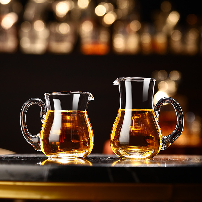 Decantor din sticlă cristal transparent pentru lichior și vin, cu dozator de turnare, 101–200 ml