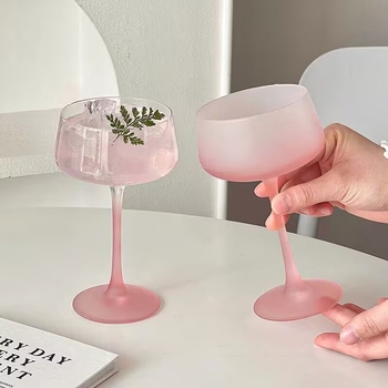 Pahar martini din cristal, înalt, roz, stil francez, pentru uz casnic