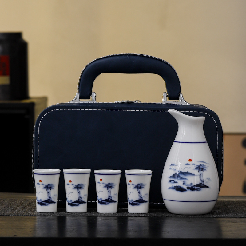 Set de vin din porțelan albastru-azuriu în cutie din piele, vas ceramic pentru vin cu patru pahare, distribuitor și încălzitor, ambalaj cadou