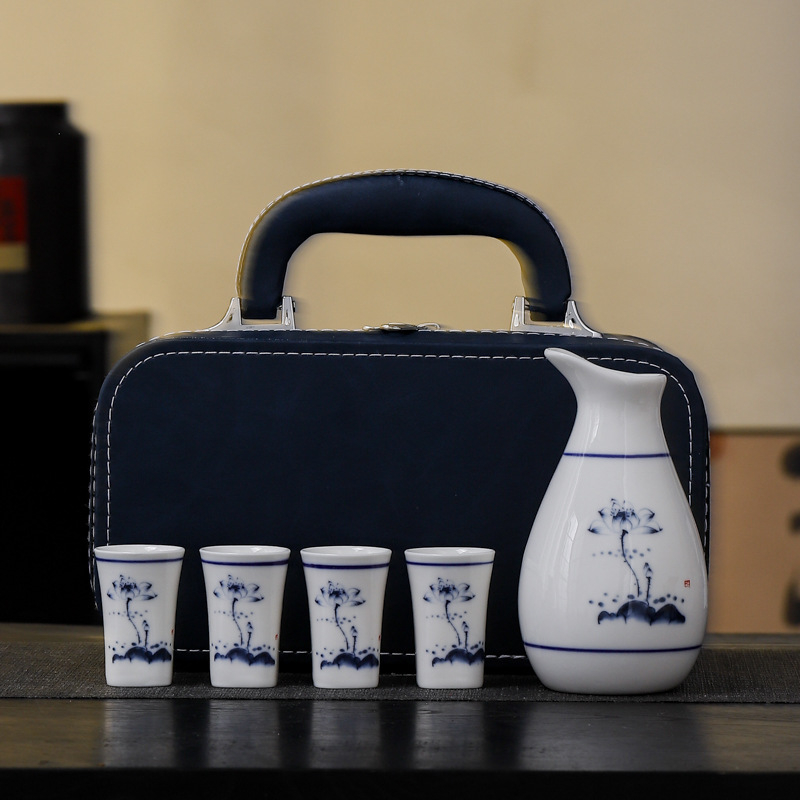 Set de vin din porțelan albastru-azuriu în cutie din piele, vas ceramic pentru vin cu patru pahare, distribuitor și încălzitor, ambalaj cadou