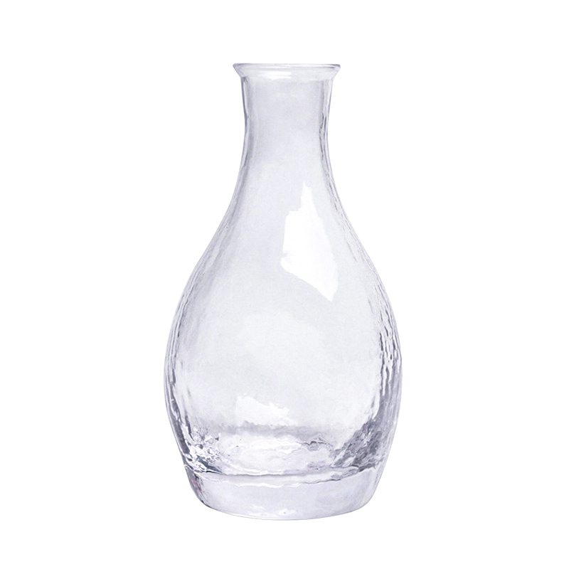 Set japonez din sticlă pentru sake — realizat manual, 1 carafă și 3 pahare, textură ciocănită, set cadou