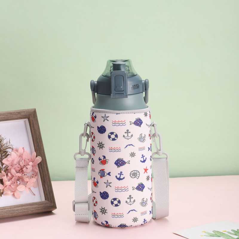 Ceașcă din plastic izolată drăguță, 1300 ml, husă pentru ceașă cu curea crossbody, potrivire universală, ceșă de 1700 ml cu corp lat, husă de protecție pentru exterior