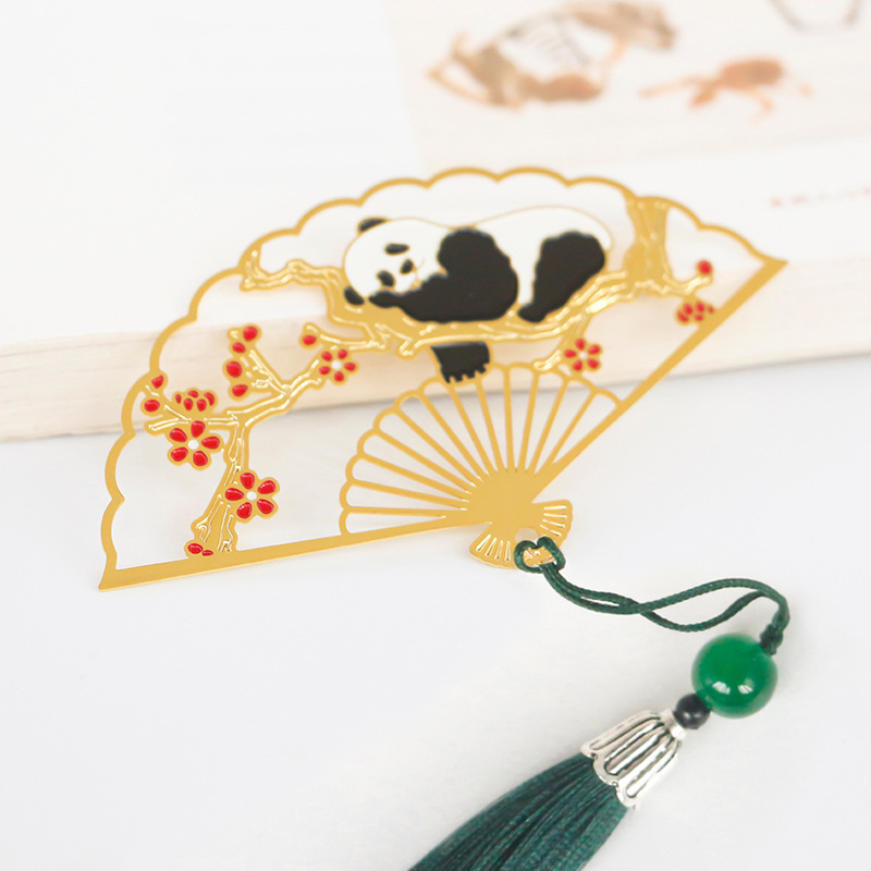 Semn de carte în stil chinezesc antic cu evantai pliant, panda drăguț, din metal cu decupaj și ciucure
