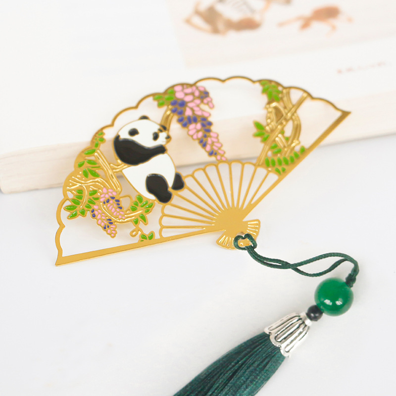 Semn de carte în stil chinezesc antic cu evantai pliant, panda drăguț, din metal cu decupaj și ciucure