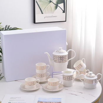 Set de cafea din porțelan de os, 15 piese, ceainic, căni și farfurioare, într-o cutie cadou