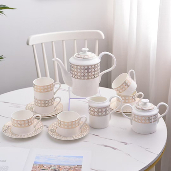 Set de cafea din porțelan de os, 15 piese, ceainic, căni și farfurioare, într-o cutie cadou