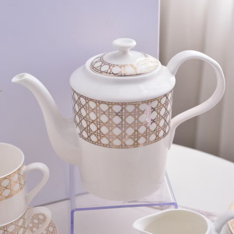 Set de cafea din porțelan de os, 15 piese, ceainic, căni și farfurioare, într-o cutie cadou