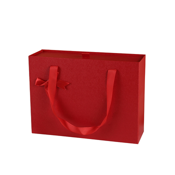 Cutie cadou personalizată pentru lenjerie, cu fundă roșie mare și logo, ambalaj pentru sutien