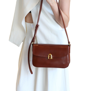 Ženska torba od kože prvog sloja teleće kože, crossbody torba, moderan i svestran dizajn, minimalističkog kvadratnog oblika