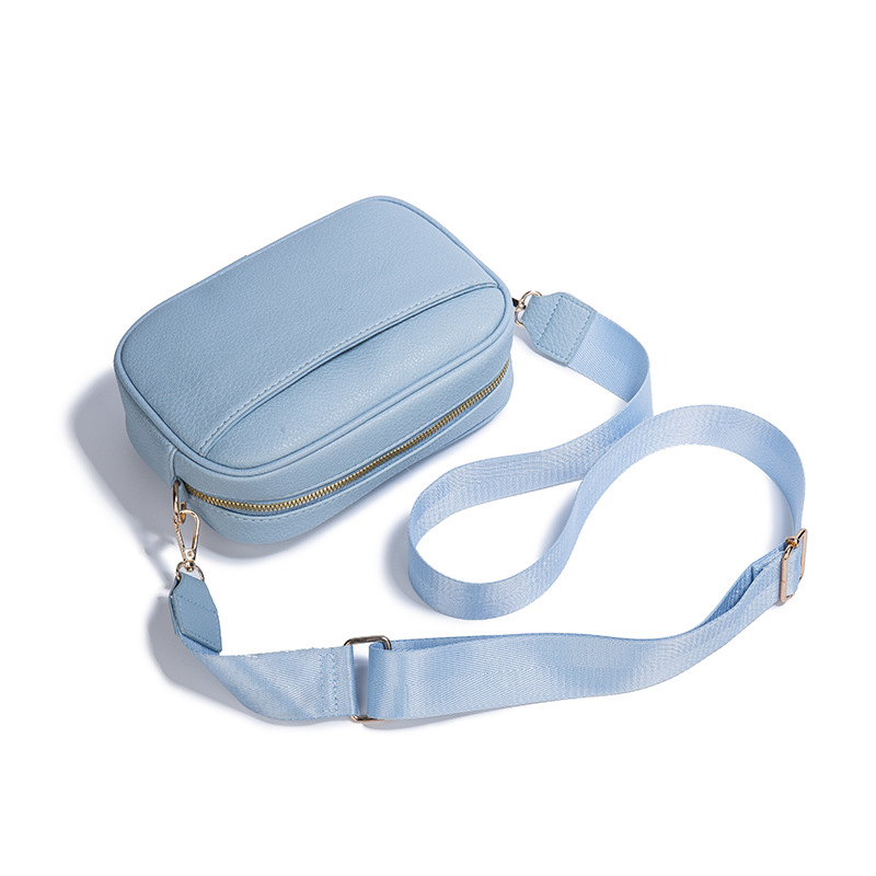 Ženska PU crossbody torba, mala kvadratna forma, jednobojna, zatvarač