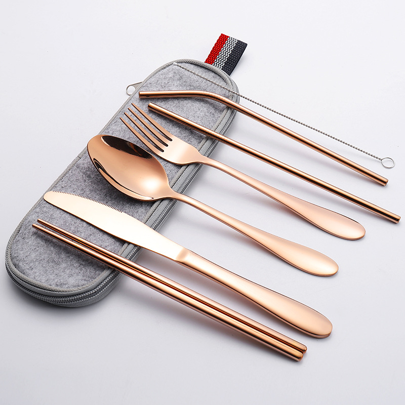 Set din oțel inoxidabil cuțit, furculiță și lingură pentru picnic în aer liber, în geantă cu fermoar; include bețișoare, pai și perie de curățare, 8 piese, set de masă portabil