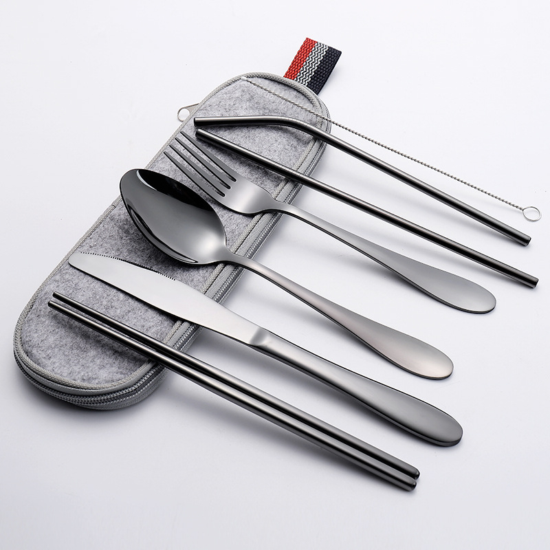 Set din oțel inoxidabil cuțit, furculiță și lingură pentru picnic în aer liber, în geantă cu fermoar; include bețișoare, pai și perie de curățare, 8 piese, set de masă portabil