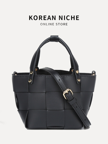 2026 modna ženska torba u korejskom stilu, mala crossbody torba s pletenom teksturom