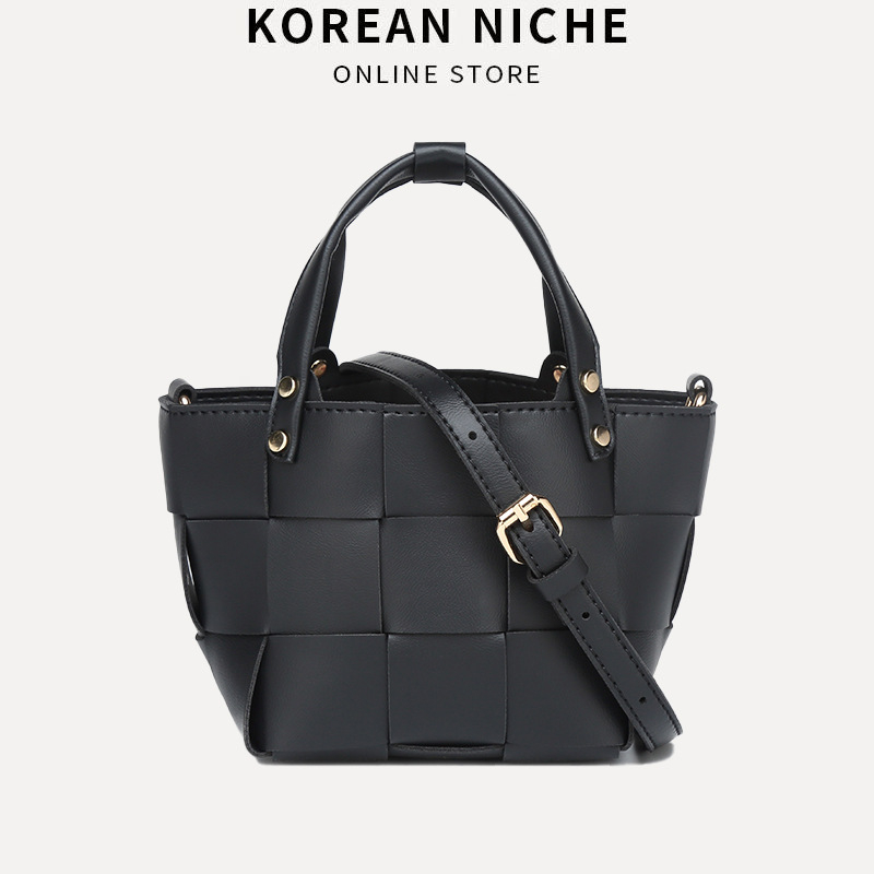 2026 modna ženska torba u korejskom stilu, mala crossbody torba s pletenom teksturom
