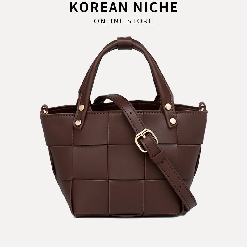 2026 modna ženska torba u korejskom stilu, mala crossbody torba s pletenom teksturom