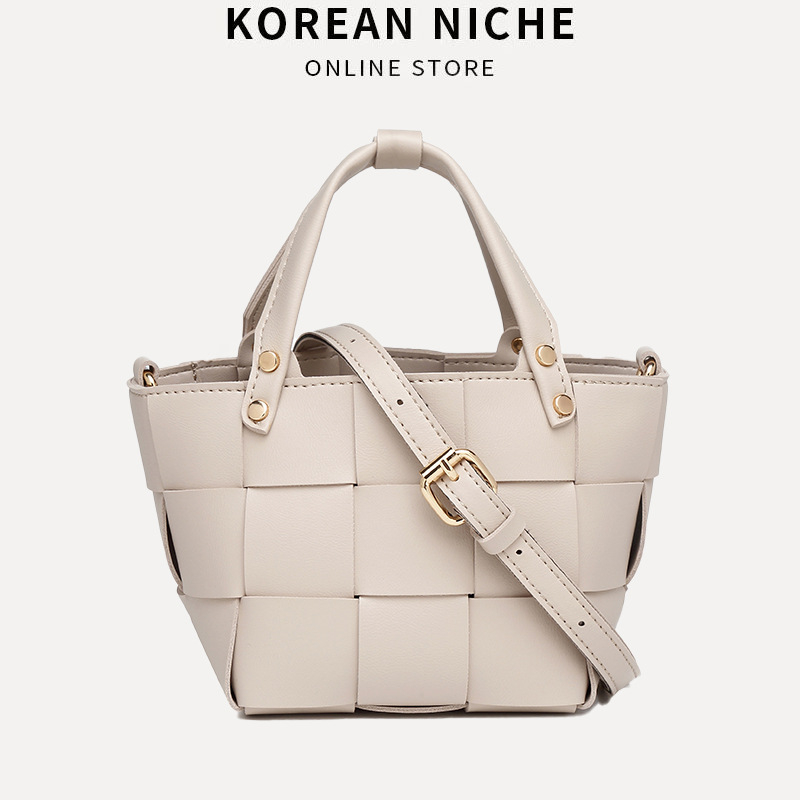 2026 modna ženska torba u korejskom stilu, mala crossbody torba s pletenom teksturom
