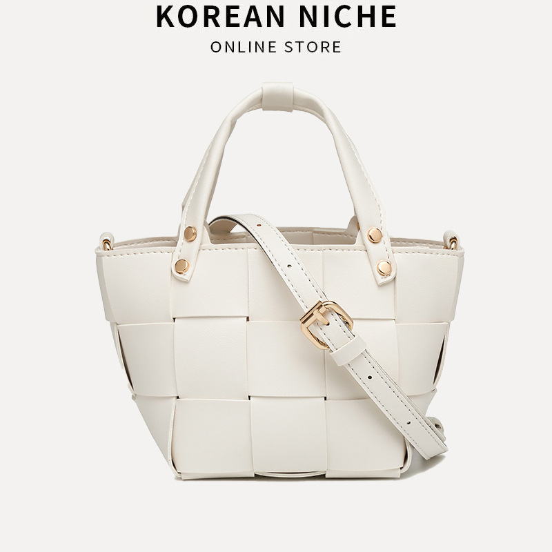 2026 modna ženska torba u korejskom stilu, mala crossbody torba s pletenom teksturom