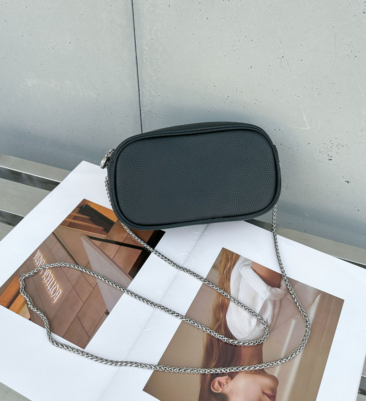 Ženska torbica od vrhunske teleće kože, preko ramena i križnog remena, jednobojna, mekana prirodna koža, s lancem za telefon i kartice
