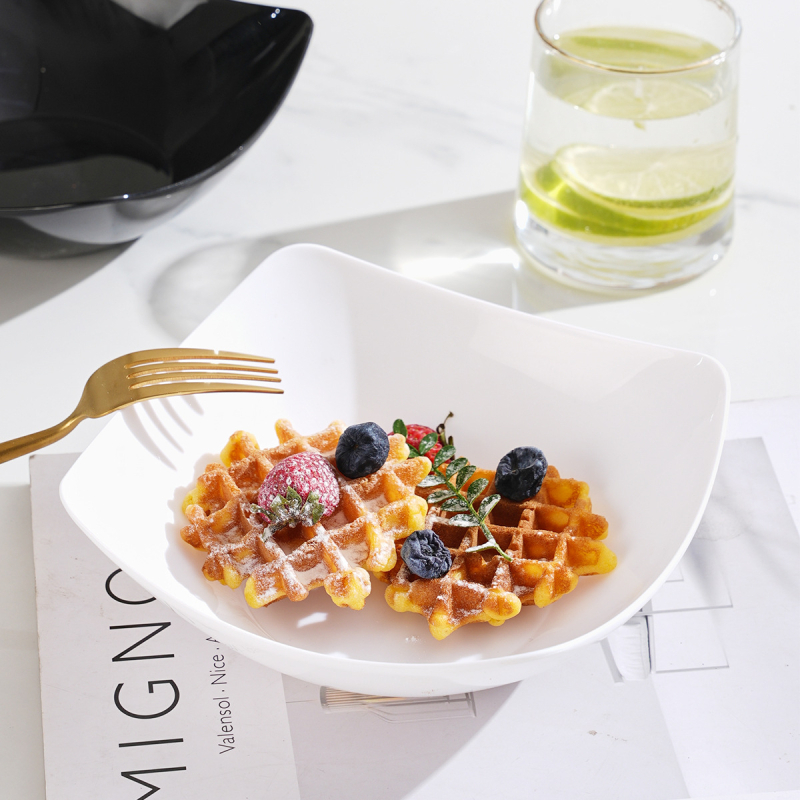 Farfurie pătrată în stil Nordic, din plastic, cu bază cu picioare, pentru salate, supe și preparate reci