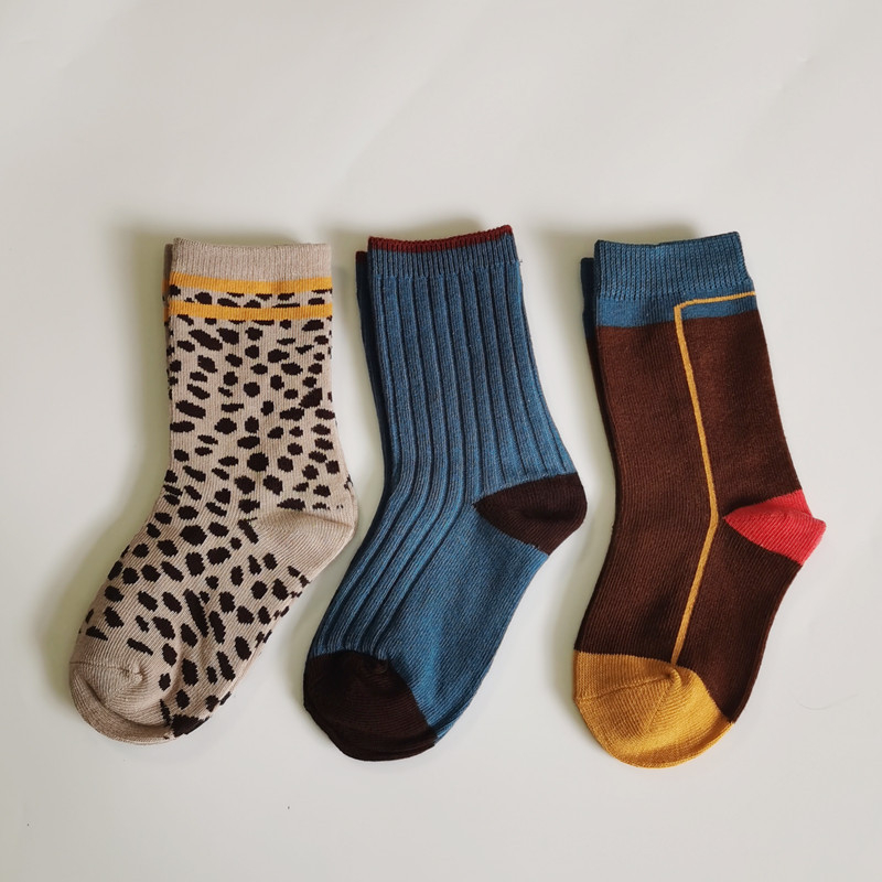 2026 Koreai gyerekeknek szóló rövid zokni, őszi–téli szezon, leopard mintás és kockás, kávé színű, uniszex