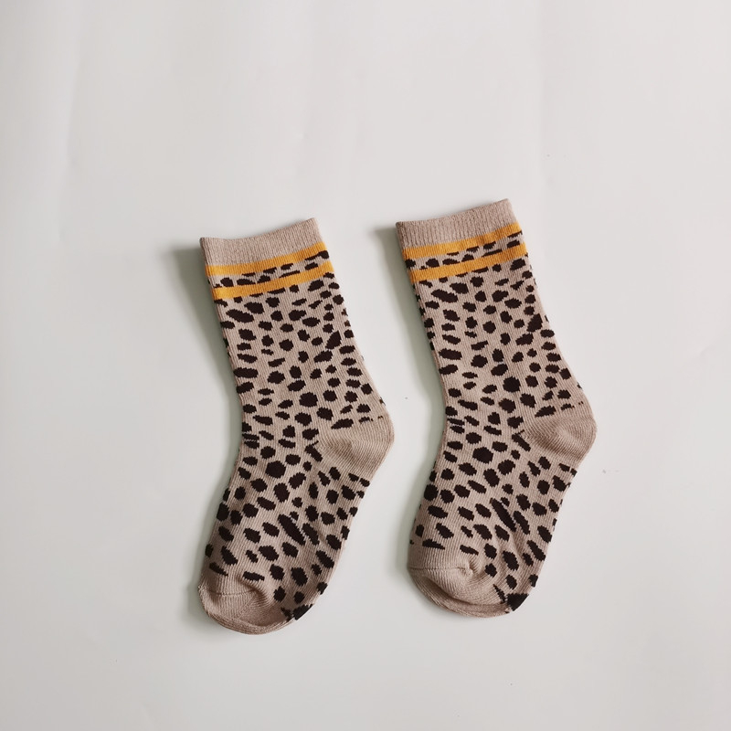 2026 Koreai gyerekeknek szóló rövid zokni, őszi–téli szezon, leopard mintás és kockás, kávé színű, uniszex