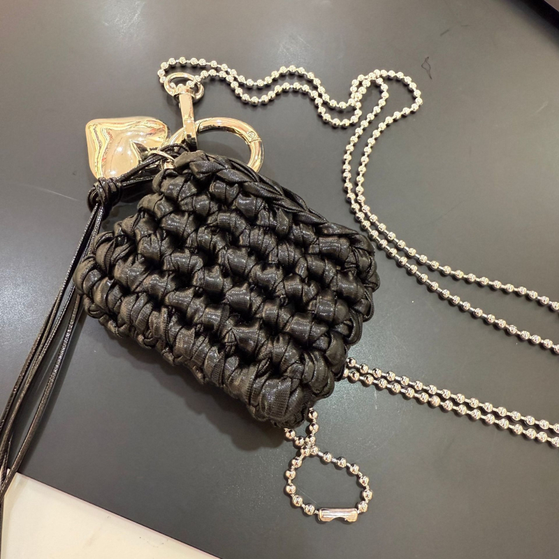Upletena mini torbica s crossbody remenom, torbica za ruž i slušalice, premium dojam