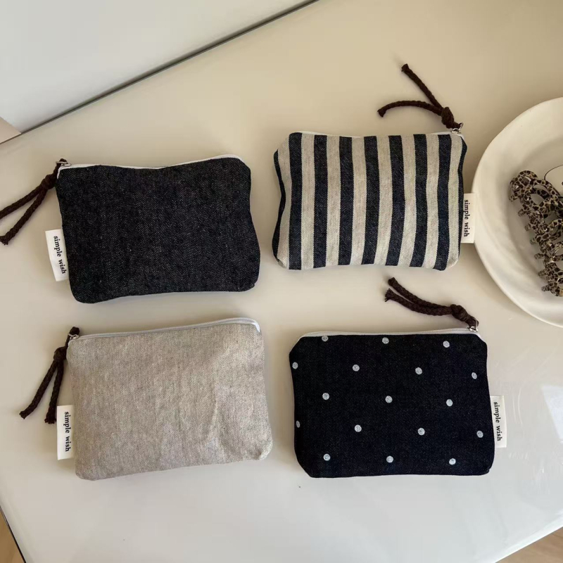 Mini novčanik od denim platna sa zatvaračem, za ruž i slušalice