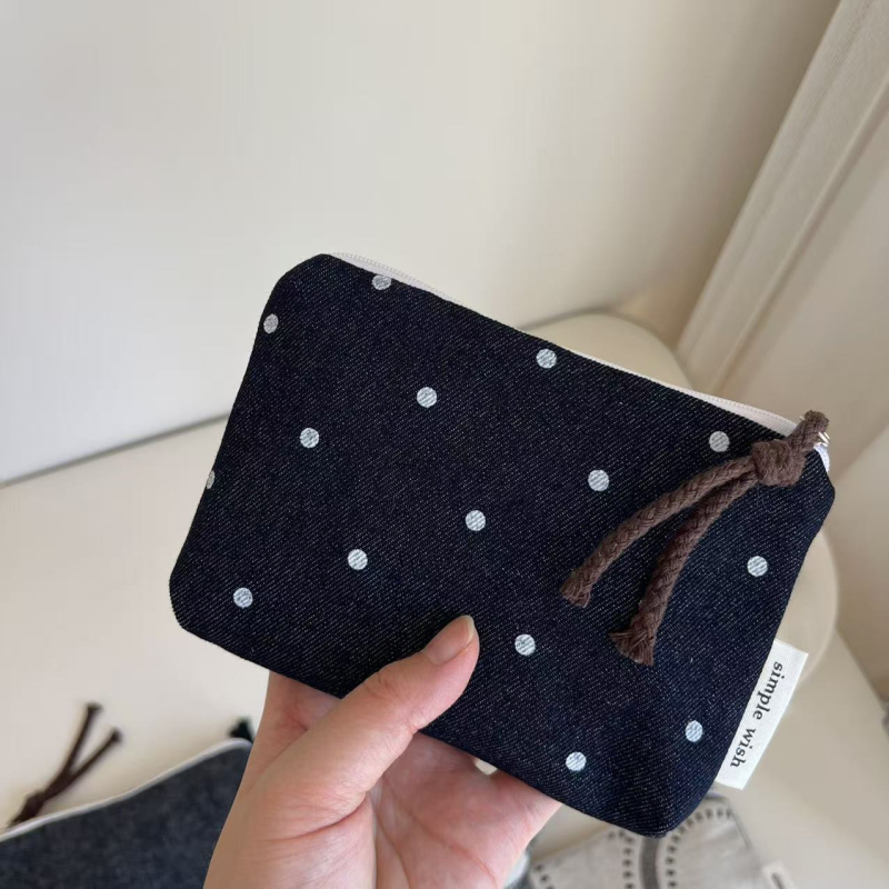 Mini novčanik od denim platna sa zatvaračem, za ruž i slušalice