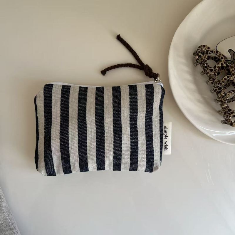 Mini novčanik od denim platna sa zatvaračem, za ruž i slušalice