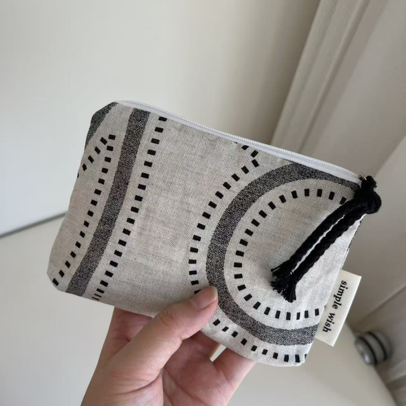 Mini novčanik od denim platna sa zatvaračem, za ruž i slušalice