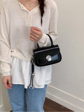 Ženska torba tipa sedlo preko ramena, Yavanka, 2026 novi model, svestrana crossbody torba u korejskom stilu, kompaktna kvadratna torba