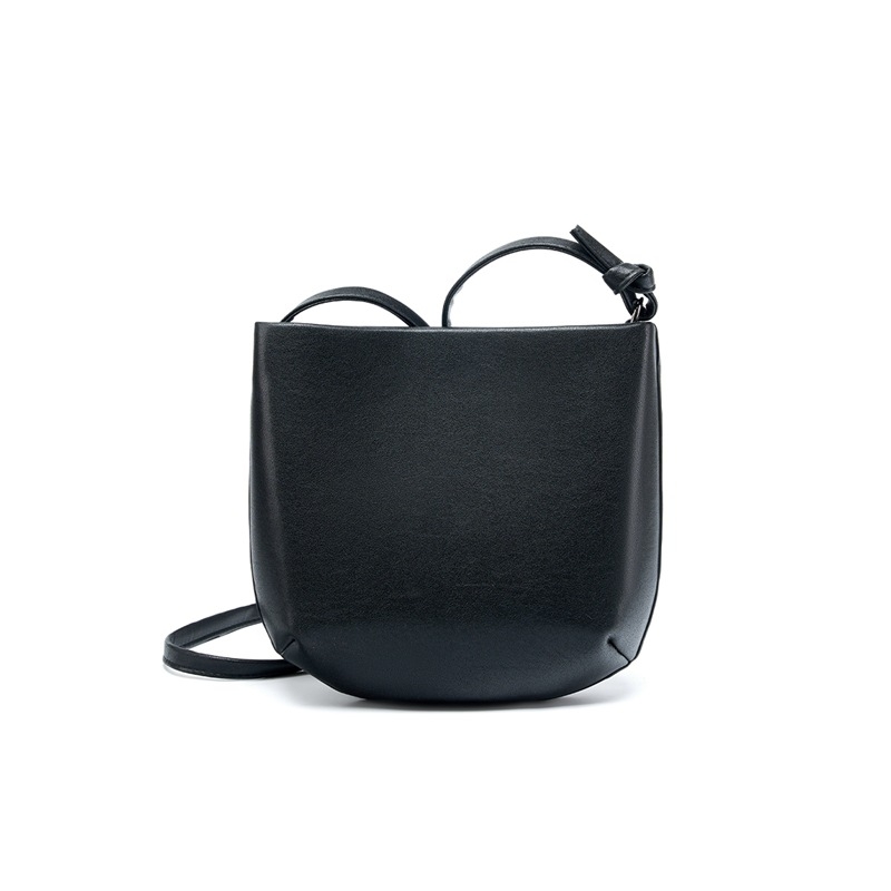 Ženska kožna torba tip sedlo, mala crossbody torba za svakodnevnu upotrebu, urbani minimalistički stil, ljeto 2025