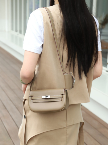 Moove Kelly torba od vršne slojevine bik kože – prava koža, ženska crossbody torba, mini pojas torba