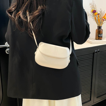 Crvena sedlovita crossbody torba, mala, PU koža, ljeto 2025, korejski retro stil, ženska torba za mobitel