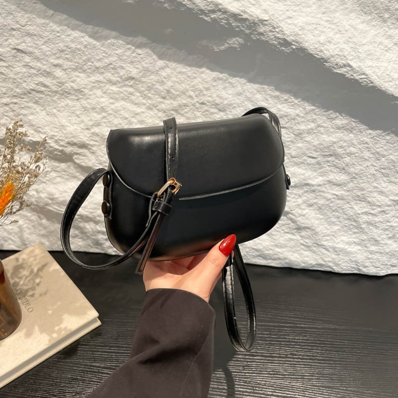Crvena sedlovita crossbody torba, mala, PU koža, ljeto 2025, korejski retro stil, ženska torba za mobitel