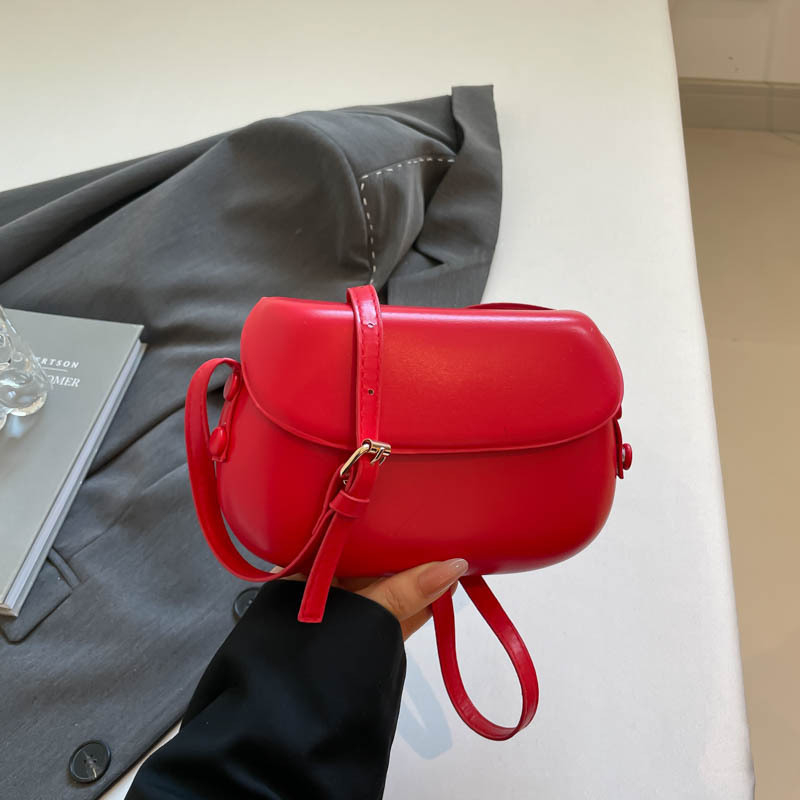 Crvena sedlovita crossbody torba, mala, PU koža, ljeto 2025, korejski retro stil, ženska torba za mobitel