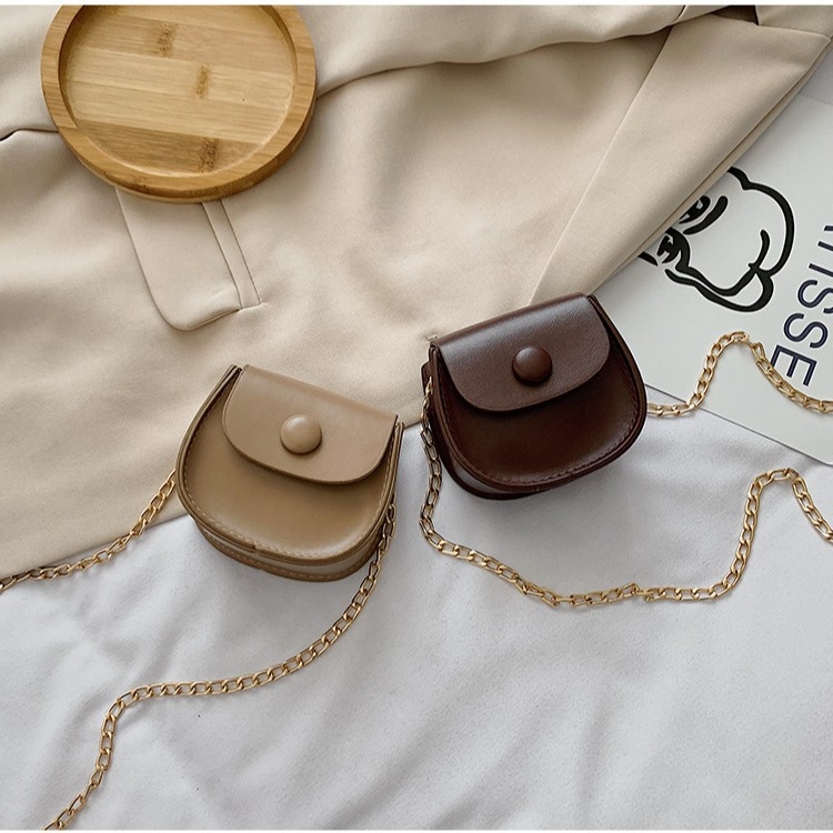 Mini ženska torbica s lancem, saddle stil, korejski dizajn, kompaktna crossbody torba za rame
