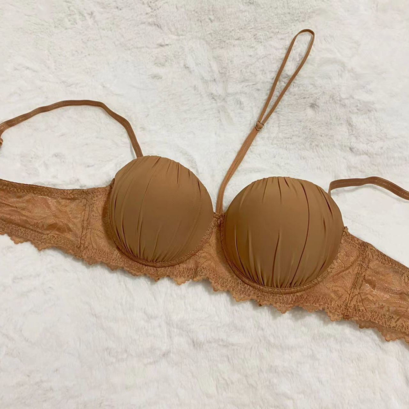 Csipkés push-up melltartó nyakpántos, légáteresztő 3/4 kosár
