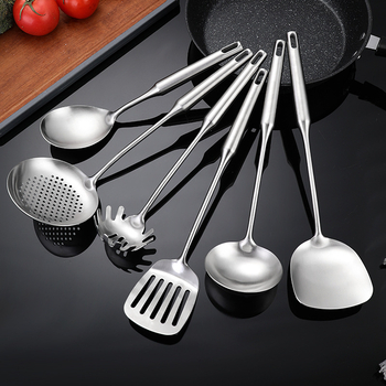Set de 6 ustensile de bucătărie din oțel inoxidabil 304: spatulă, spatulă pentru prăjit, lingură, lingură cu găuri și încă două unelte de bucătărie.