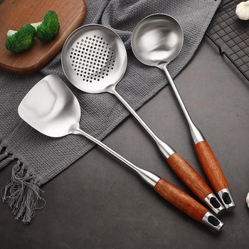 Set de șase unelte de bucătărie din oțel inoxidabil 304, cu mânere din rosewood, include lingură de supă, lingură cu sită, spatulă și lingură pentru tăiței