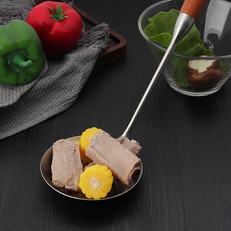 Set de ustensile de bucătărie din oțel inox cu mânere din rosewood — spatulă, lingură de supă, lingură cu găuri, sită