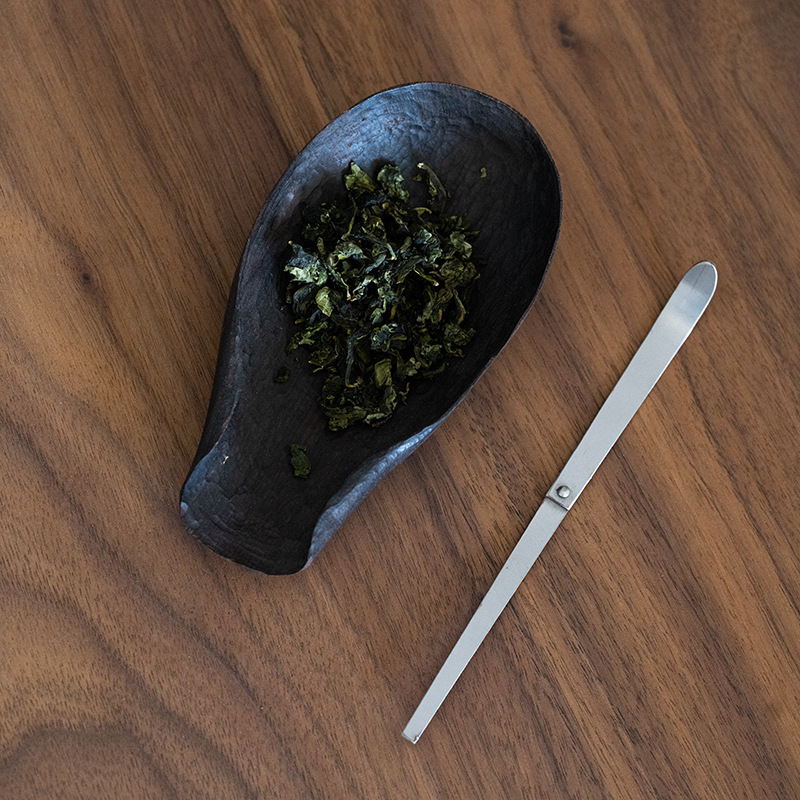 Set de ceai din Purple Sandalwood - lemn masiv, cu capac, suport pentru capac și linguriță de ceai pliabilă
