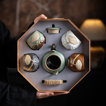 Set de ceai Gongfu din ceramică, într-o cutie cadou, inspirat de Muzeul Orașului Interzis, potrivit ca dar pentru persoane în vârstă și clienți, zile de naștere, inaugurări și cadouri pentru Anul Calului.