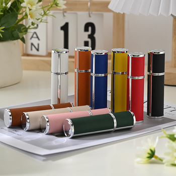 5 ml-es parfüm újratöltő üveg, hordozható utazási méret, bőr külső, pumpás szórófejes üveg, ABS ház üveggel belső
