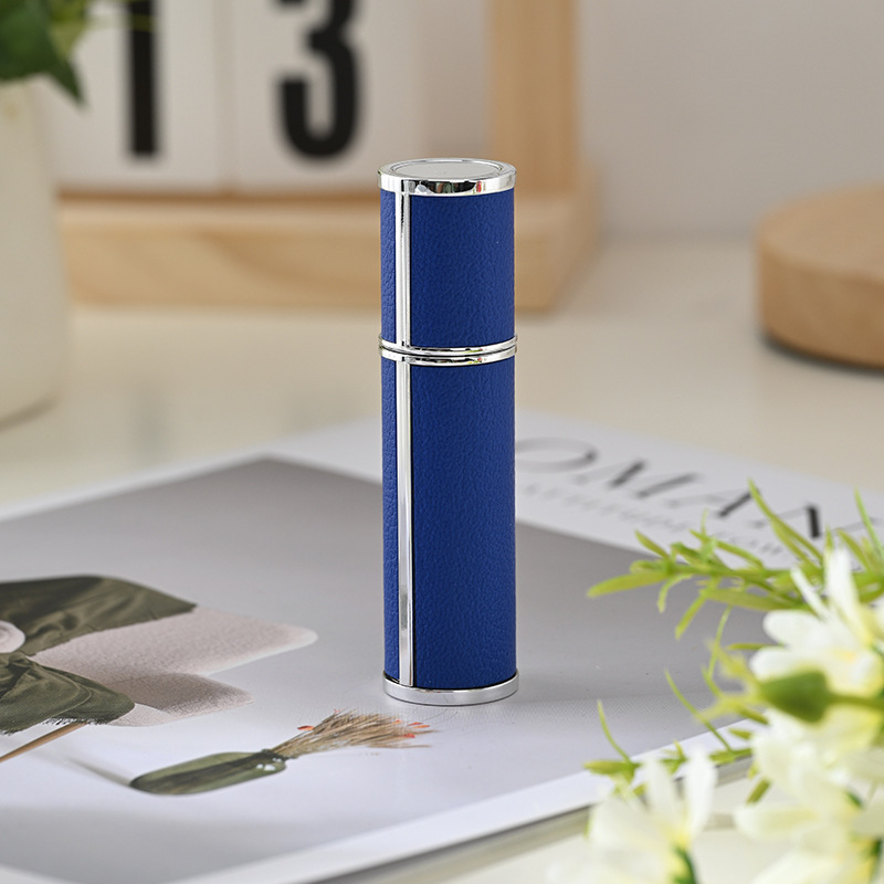 5 ml-es parfüm újratöltő üveg, hordozható utazási méret, bőr külső, pumpás szórófejes üveg, ABS ház üveggel belső