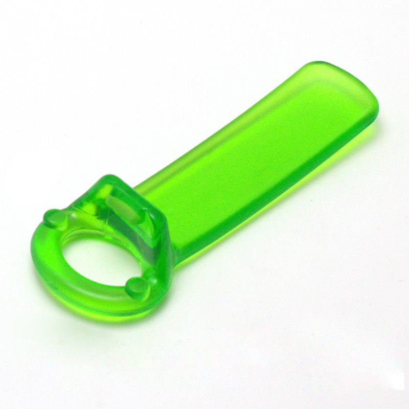 Deschizător multifuncțional din plastic pentru sticle și conserve, cu priză antiderapantă, acționare manuală.