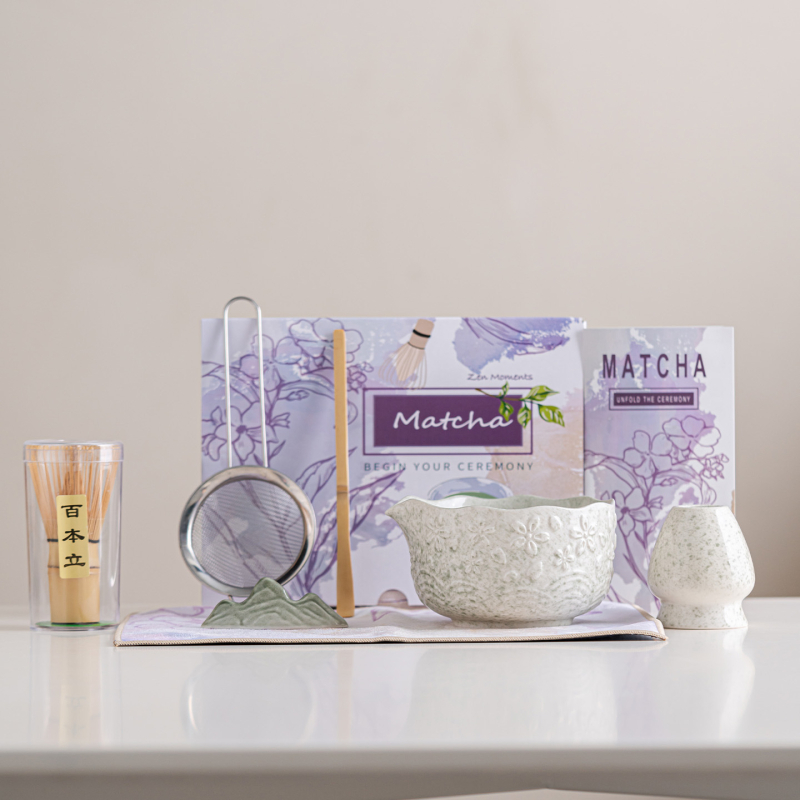 Set ceramic pentru matcha: boluri cu design în relief de sakura, 7 piese, cu gură de turnare, cutie colorată
