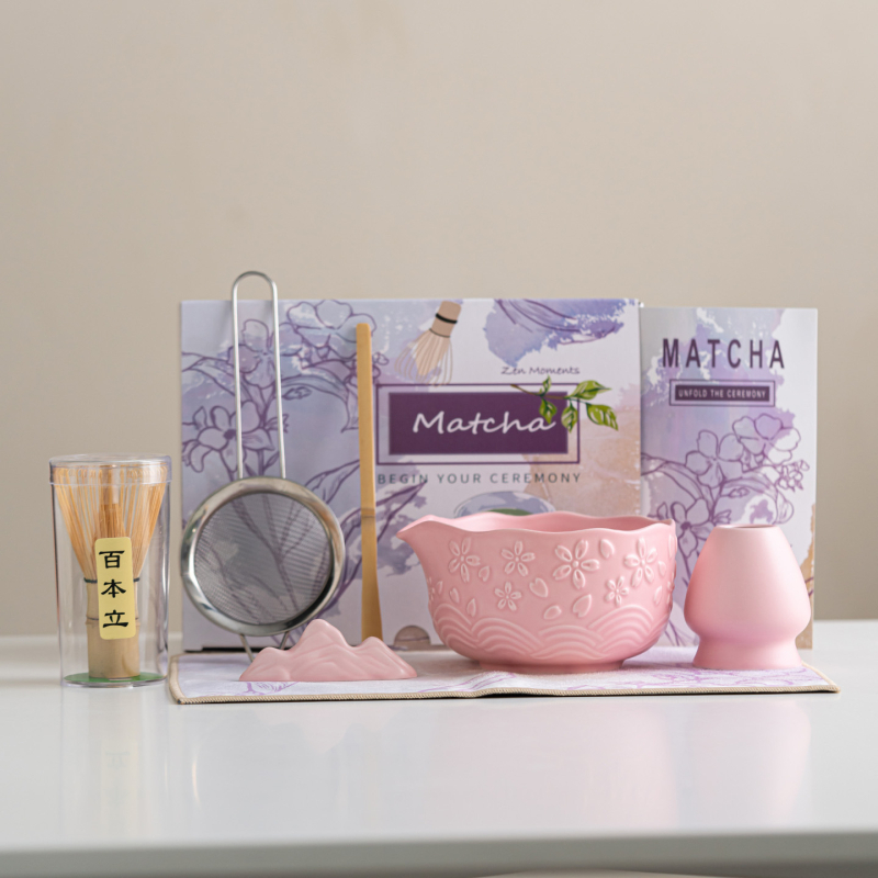 Set ceramic pentru matcha: boluri cu design în relief de sakura, 7 piese, cu gură de turnare, cutie colorată